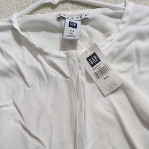 GAP White Stretch Crew Neck Top